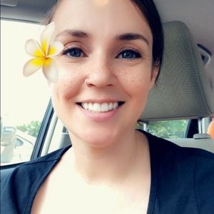 Meet your Posher, Claire